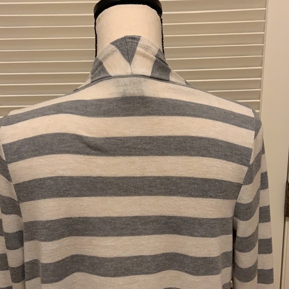 Rue21 Open Front Cardigan in Grey and White - Picture 7 of 10